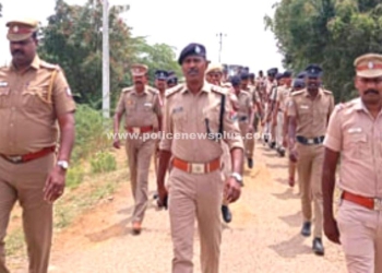 தேர்தலை முன்னிட்டு காவல்துறையினர் மற்றும் ரயில்வே பாதுகாப்பு இணைந்து அணிவகுப்பு