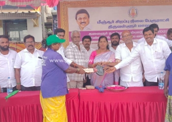 மீஞ்சூரில் புதிய சாலை அமைப்பதற்கான பூமி பூஜை நிகழ்ச்சி