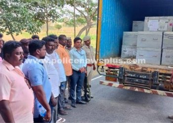 போலீஸ் பாதுகாப்புடன் வாக்குப்பதிவு இயந்திரங்கள் சீல் வைப்பு