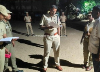 பதற்றமான வாக்குச்சாவடிகளை பார்வையிட்ட S.P