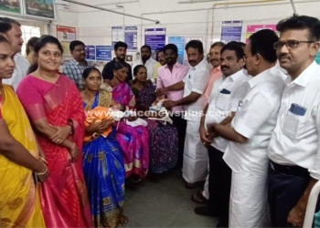 பிறந்த குழந்தைகளுக்கு தங்க மோதிரம் அணிவித்த சட்டமன்ற உறுப்பினர்