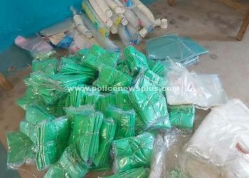 8 கடைகளில் அரசால் தடை செய்யப்பட்ட 50 கிலோ பிளாஸ்டிக் பொருட்கள் பறிமுதல்