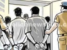 வீட்டில் திருட முயன்ற இரண்டு நபர்கள் கைது