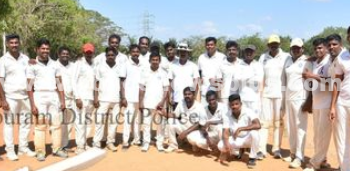 காவல்துறை மற்றும் பொதுமக்களுக்கிடையே கிரிக்கெட் போட்டி