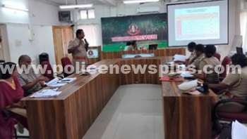 அதிகாரிகளுக்கு அறிவுரை வழங்கிய S.P