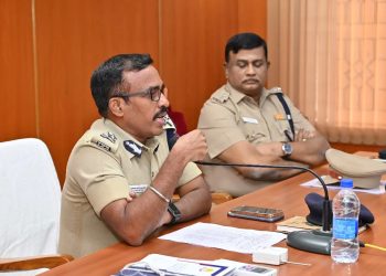 பதவி உயர்வு பெற்றவர்களுக்கு மதுரை காவல் ஆணையர் பாராட்டு