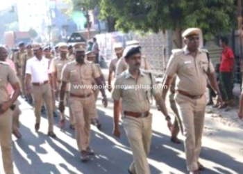 ஈரோடு மாவட்ட காவல்துறையினரின் கொடி அணிவகுப்பு