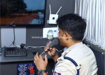 வாகனத்தின் சிறப்பு செயல்பாடுகளை ஆய்வு செய்த S.P