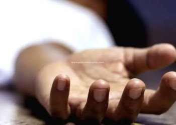 சுற்றுலா வேன் கவிழ்ந்து 2 பேர் உயிரிழப்பு