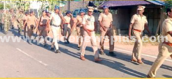 மாவட்ட காவல் கண்காணிப்பாளர் அவர்கள் உத்தரவின்படி கொடி அணிவகுப்பு