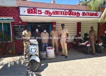மது பாட்டில்கள் பறிமுதல் இருவர் கைது
