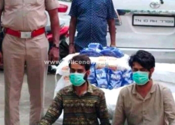 காரில் குட்கா கடத்தியவர் இருவர் கைது