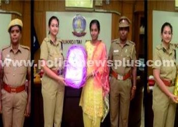 காவல்துறை குழந்தைகளுக்கு பரிசுகளை வழங்கி மாவட்ட காவல் கண்காணிப்பாளர் அவர்கள்