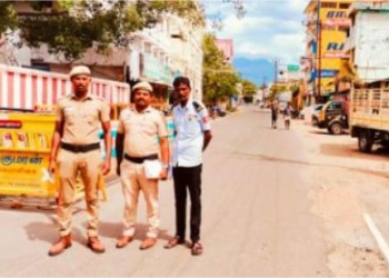 காவல்துறைக்கு நன்றி தெரிவிக்கும் பக்தர்கள்