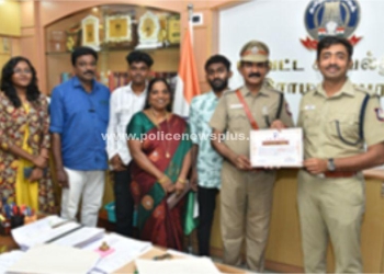 பணி பாராட்டு சான்றிதழ் வழங்கிய S.P