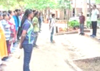 கவாத்து பயிற்சியை பார்வையிட்டு அறிவுரை வழங்கிய S.P