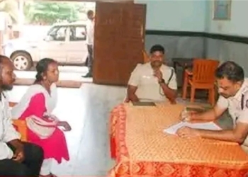 நேரடியாக மனுக்களை பெற்ற S.P