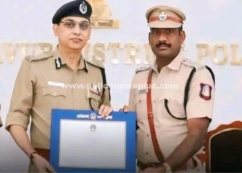 டிஎஸ்பியை பாராட்டி சான்றிதழ் வழங்கிய டிஜிபி