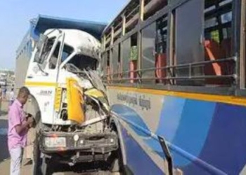 அரசு பேருந்து மீது லாரி மோதி விபத்து