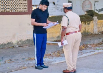 காவலர்களின் உடற்பயிற்சியினை பார்வையிட்டு S.P