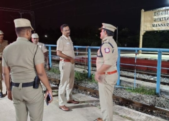 இரயில் நிலையத்தில் ஆய்வு செய்த எஸ் பி