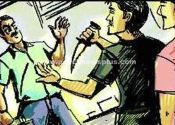 மிரட்டி பணம் பறிக்க முயன்ற 4 இளைஞர்கள் கைது