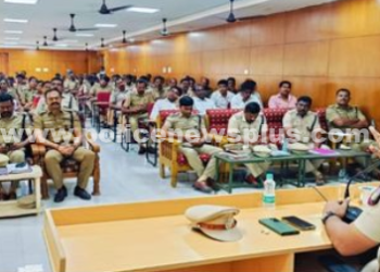 காவல்துறை அதிகாரிகள் மற்றும் காவல் ஆய்வாளர்களுக்கான மாதாந்திர ஆய்வு கூட்டம்