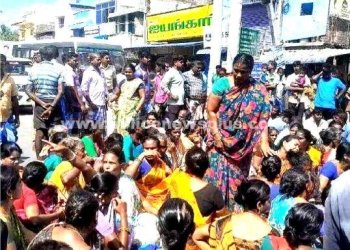 மீனவர் குடும்பத்தினர் சாலை மறியல்