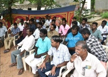 மின்சார ஊழியர்கள் தர்ணா போராட்டம்