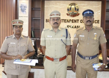 பதக்கங்களை பெற்ற காவலர்களை பாராட்டிய S.P