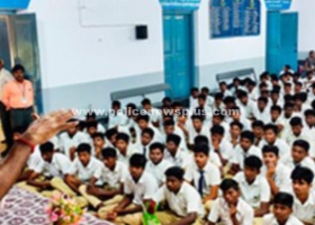 பள்ளி மாணவ, மாணவியர்களிடையே விழிப்புணர்வு ஏற்படுத்திய S.P