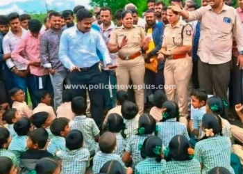 மாணவர்கள் சாலை மறியல் போராட்டம்