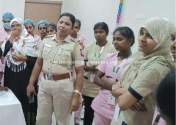 காவல் ஆய்வாளரின் விழிப்புணர்வு நிகழ்ச்சி