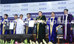 பல்கலைக்கழகத்தில் பட்டமளிப்பு விழா