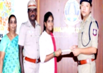 மாணவ, மாணவிகளுக்கு கல்வி உதவித்தொகை