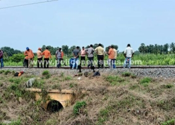 இரயில் சேவை பாதிப்பு பயணிகள் அவதி