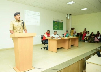 கல்லூரியில் விழிப்புணர்வு ஏற்படுத்திய எஸ்.பி