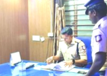 காவல் நிலையத்தில் எஸ்.பி திடீர் ஆய்வு