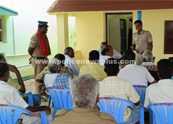 பொதுமக்களுக்கு விழிப்புணர்வு ஏற்படுத்திய போலீசார்