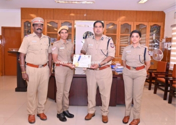 ஓட்டப்பந்தயத்தில் முதலிடம் பிடித்த பெண் காவலர்