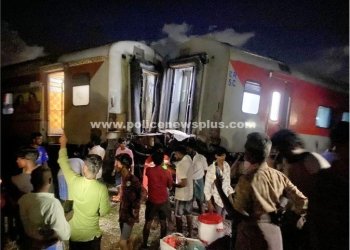 இரயில் மோதி விபத்து