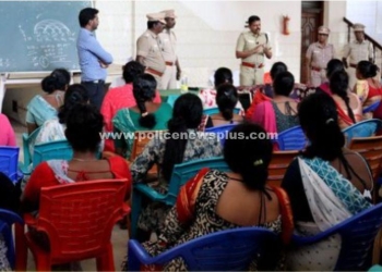 திருநங்கைகளுக்கு அறிவுரை வழங்கிய எஸ்.பி