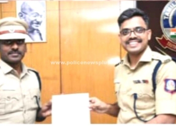 காவலர்களுக்கு சான்றிதழ் வழங்கிய எஸ்.பி