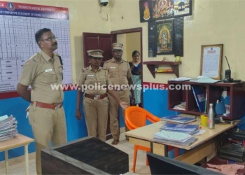 காவல் நிலையத்தில் திடீர் ஆய்வு செய்த எஸ்.பி