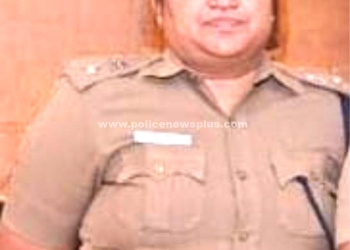 வீடு புகுந்து நகை திருட்டு போலீசார் விசாரணை