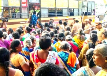 போராட்டத்தில் ஈடுபட்ட வியாபாரிகள்