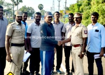 சார்பு ஆய்வாளருக்கு பாராட்டு தெரிவித்த எஸ்.பி