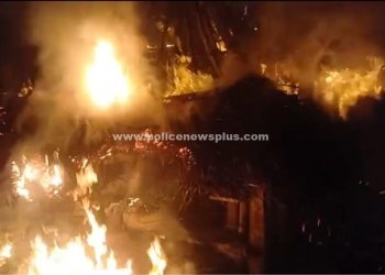 டீக்கடையில் விபத்து