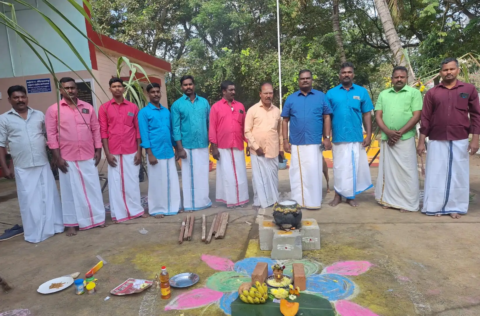 தீயணைப்பு மற்றும் மீட்பு பணிகள் நிலையத்தில் பொங்கல் விழா