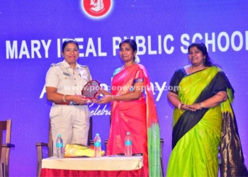 மாணவர்களுக்கு அறிவுரை வழங்கிய காவல் ஆய்வாளர்